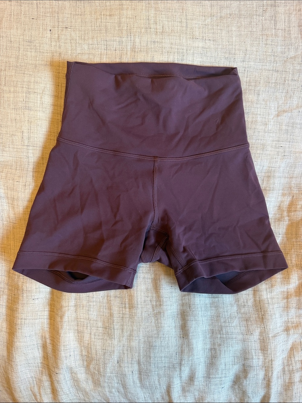 Lululemon Wunder train 4 in bike shorts size 2